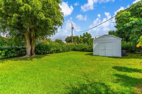 Casa en venta en Miami, Florida, 3 dormitorios, 153.29 m2 № 2280976 - foto 27