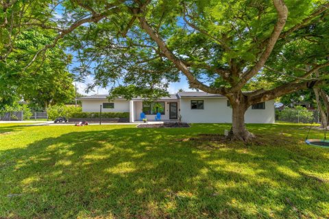 Casa en Miami, Florida 3 dormitorios, 153.29 m2 № 2280976