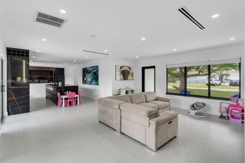 Casa en venta en Miami, Florida, 3 dormitorios, 153.29 m2 № 2280976 - foto 7