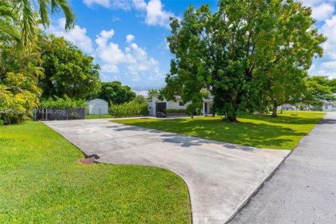 Casa en venta en Miami, Florida, 3 dormitorios, 153.29 m2 № 2280976 - foto 4