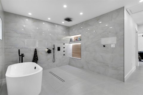 Casa en venta en Miami, Florida, 3 dormitorios, 153.29 m2 № 2280976 - foto 19