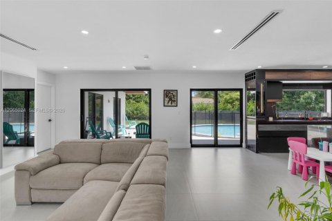 Casa en venta en Miami, Florida, 3 dormitorios, 153.29 m2 № 2280976 - foto 8