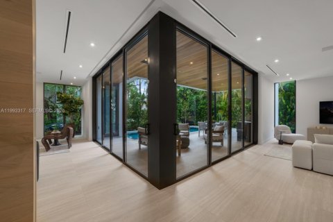 Купить виллу или дом в Майами, Флорида 5 спален, 347.08м2, № 2060305 - фото 18
