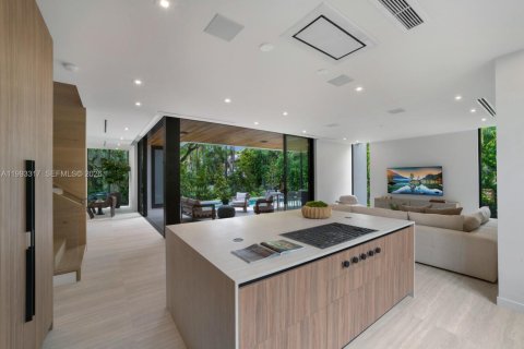 Купить виллу или дом в Майами, Флорида 5 спален, 347.08м2, № 2060305 - фото 13