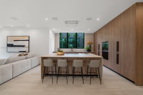 Купить виллу или дом в Майами, Флорида 5 спален, 347.08м2, № 2060305 - фото 12