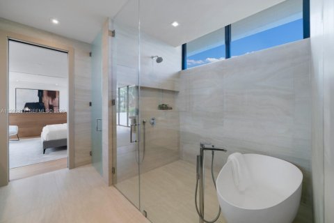 Купить виллу или дом в Майами, Флорида 5 спален, 347.08м2, № 2060305 - фото 24