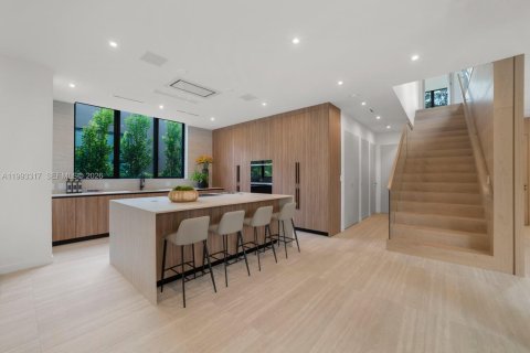 Купить виллу или дом в Майами, Флорида 5 спален, 347.08м2, № 2060305 - фото 19