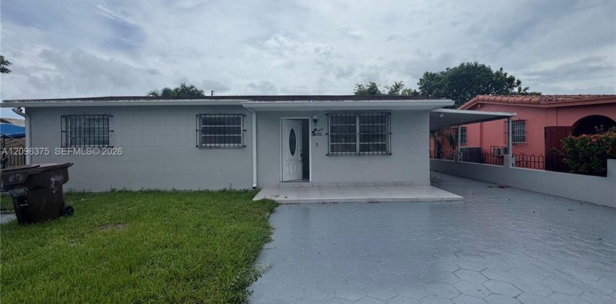 Casa en Hialeah, Florida 5 dormitorios, 187.66 m2 № 2393323