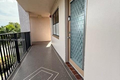 Condo à Sunrise, Floride, 2 chambres  № 2026092