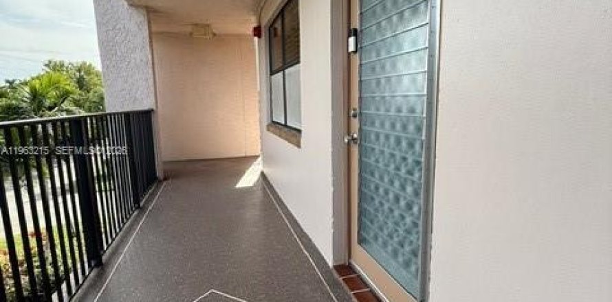 Condo à Sunrise, Floride, 2 chambres  № 2026092