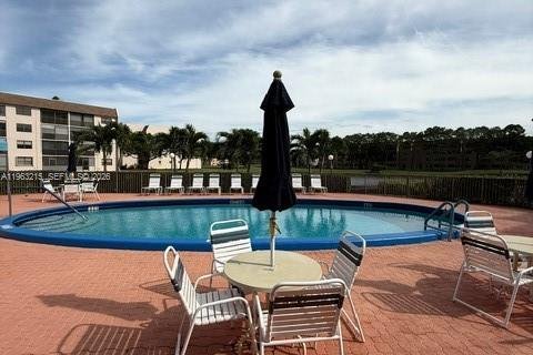 Copropriété à vendre à Sunrise, Floride: 2 chambres, 116.13 m2 № 2026092 - photo 24