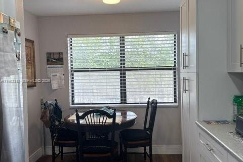 Copropriété à vendre à Sunrise, Floride: 2 chambres, 116.13 m2 № 2026092 - photo 5