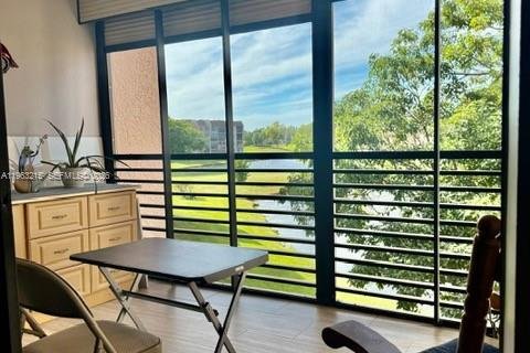 Copropriété à vendre à Sunrise, Floride: 2 chambres, 116.13 m2 № 2026092 - photo 9