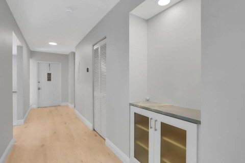 Купить кондоминиум в Бока-Ратон, Флорида 4 комнаты, 111.48м2, № 2084138 - фото 3