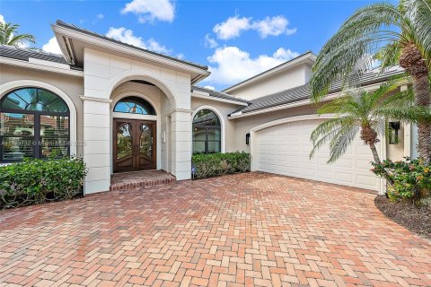 House in Jupiter, Florida 5 bedrooms, 374.58 sq.m. № 1863672 - photo 27