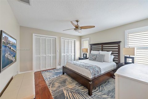 House in Jupiter, Florida 5 bedrooms, 374.58 sq.m. № 1863672 - photo 21