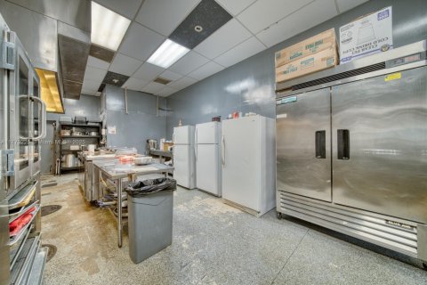 Propiedad comercial en venta en Cutler Bay, Florida № 1862868 - foto 12