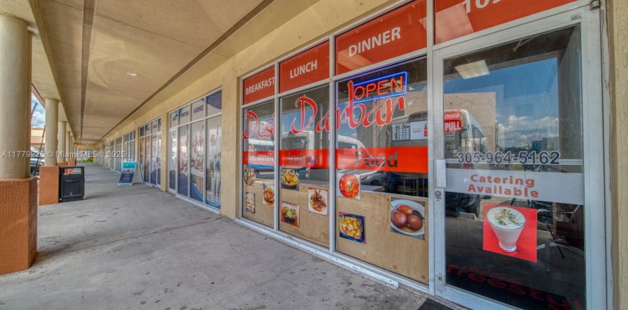 Propiedad comercial en Cutler Bay, Florida № 1862868