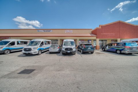 Propiedad comercial en venta en Cutler Bay, Florida № 1862868 - foto 23