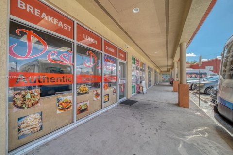 Propiedad comercial en venta en Cutler Bay, Florida № 1862868 - foto 2