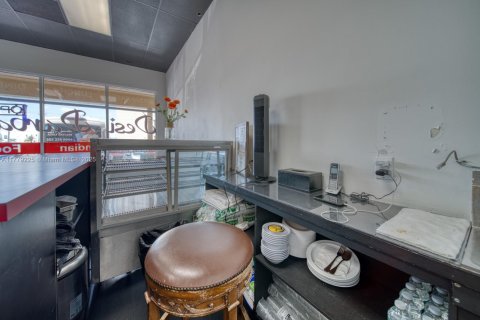 Propiedad comercial en venta en Cutler Bay, Florida № 1862868 - foto 8
