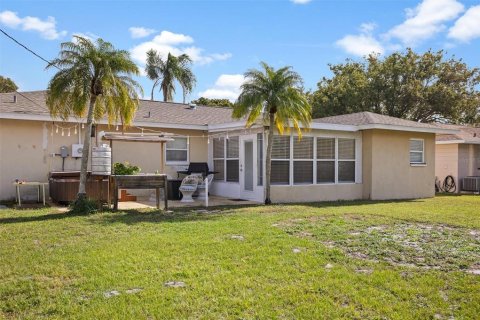 House in Clearwater, Florida 2 bedrooms, 112.5 sq.m. № 1690051 - photo 26