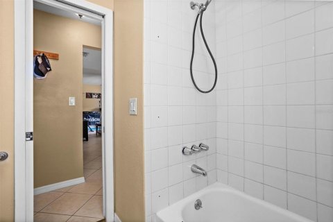 House in Clearwater, Florida 2 bedrooms, 112.5 sq.m. № 1690051 - photo 21