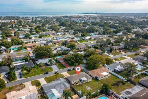 House in Clearwater, Florida 2 bedrooms, 112.5 sq.m. № 1690051 - photo 22