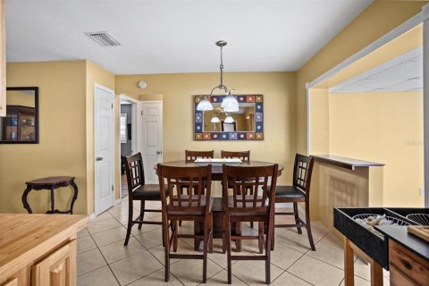 House in Clearwater, Florida 2 bedrooms, 112.5 sq.m. № 1690051 - photo 10