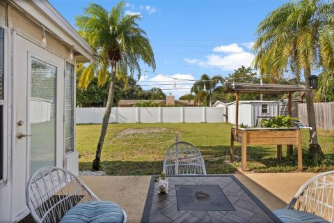 House in Clearwater, Florida 2 bedrooms, 112.5 sq.m. № 1690051 - photo 25
