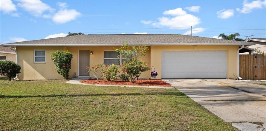 House in Clearwater, Florida 2 bedrooms, 112.5 sq.m. № 1690051
