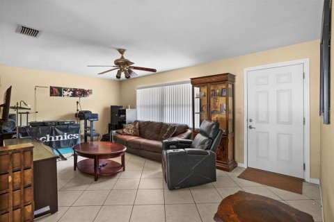 House in Clearwater, Florida 2 bedrooms, 112.5 sq.m. № 1690051 - photo 4