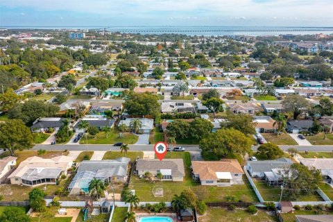 House in Clearwater, Florida 2 bedrooms, 112.5 sq.m. № 1690051 - photo 23