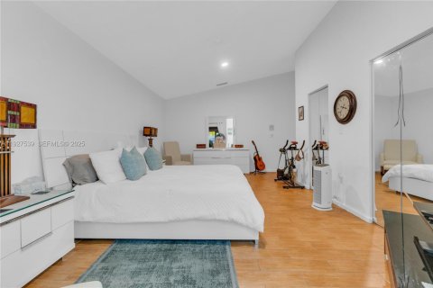 Casa en venta en Miami, Florida, 4 dormitorios, 193.52 m2 № 1987367 - foto 25