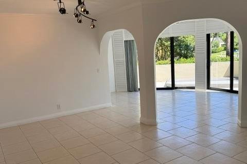 Copropriété à louer à North Palm Beach, Floride: 3 chambres, 239.69 m2 № 2390173 - photo 2