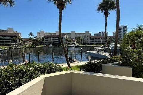 Copropriété à louer à North Palm Beach, Floride: 3 chambres, 239.69 m2 № 2390173 - photo 16