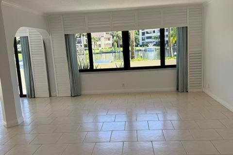 Copropriété à louer à North Palm Beach, Floride: 3 chambres, 239.69 m2 № 2390173 - photo 3