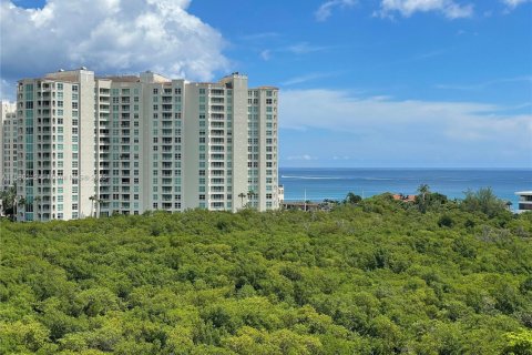 Condo in Highland Beach, Florida, 2 bedrooms № 1983409 - photo 3
