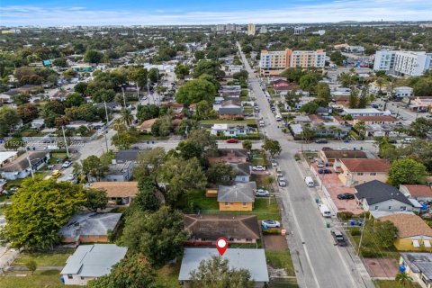 Снять в аренду виллу или дом в Майами, Флорида 2 спальни, 62.71м2, № 1988246 - фото 11