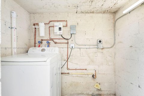 Снять в аренду виллу или дом в Майами, Флорида 2 спальни, 62.71м2, № 1988246 - фото 25