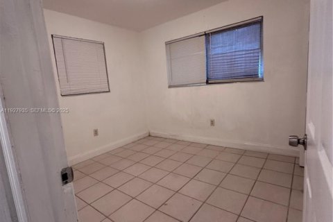 Снять в аренду виллу или дом в Майами, Флорида 2 спальни, 62.71м2, № 1988246 - фото 7