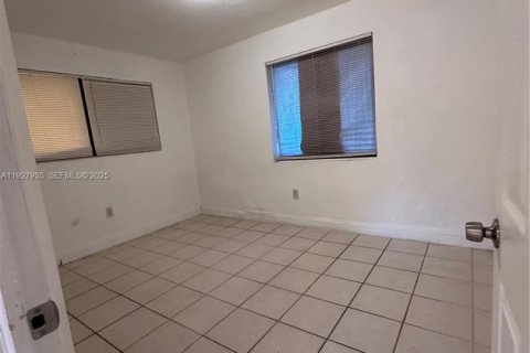 Снять в аренду виллу или дом в Майами, Флорида 2 спальни, 62.71м2, № 1988246 - фото 8