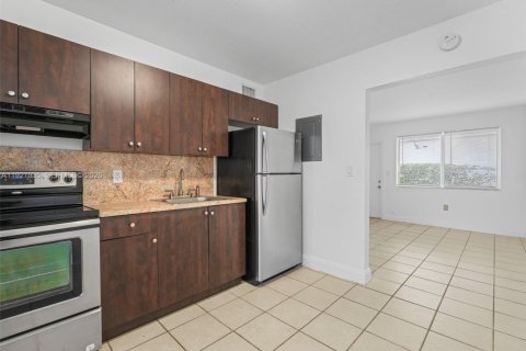 Снять в аренду виллу или дом в Майами, Флорида 2 спальни, 62.71м2, № 1988246 - фото 13