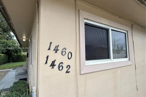 Снять в аренду виллу или дом в Майами, Флорида 2 спальни, 62.71м2, № 1988246 - фото 3