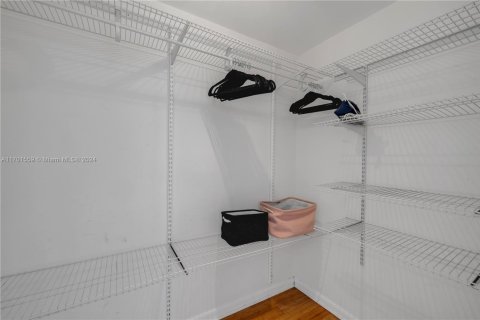 Купить кондоминиум в Майами-Бич, Флорида 39.02м2, № 1933831 - фото 11