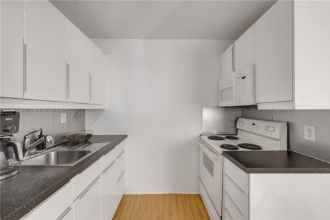 Купить кондоминиум в Майами-Бич, Флорида 39.02м2, № 1933831 - фото 9