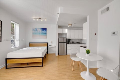 Купить кондоминиум в Майами-Бич, Флорида 39.02м2, № 1933831 - фото 2