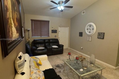 Купить кондоминиум в Хомстед, Флорида 3 спальни, 109.81м2, № 1959895 - фото 6