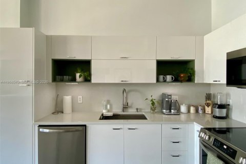 Снять в аренду кондоминиум в Майами, Флорида 1 спальня, 60.48м2, № 2031605 - фото 3