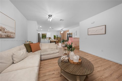 Touwnhouse à vendre à Homestead, Floride: 3 chambres, 173.91 m2 № 1945974 - photo 6
